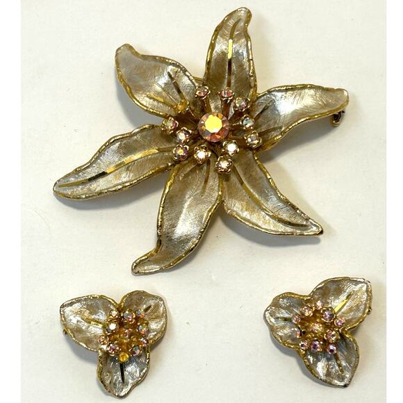 Vintage BSK Poinsettia/Orchid Brooch Earring Set - Picture 1 of 8